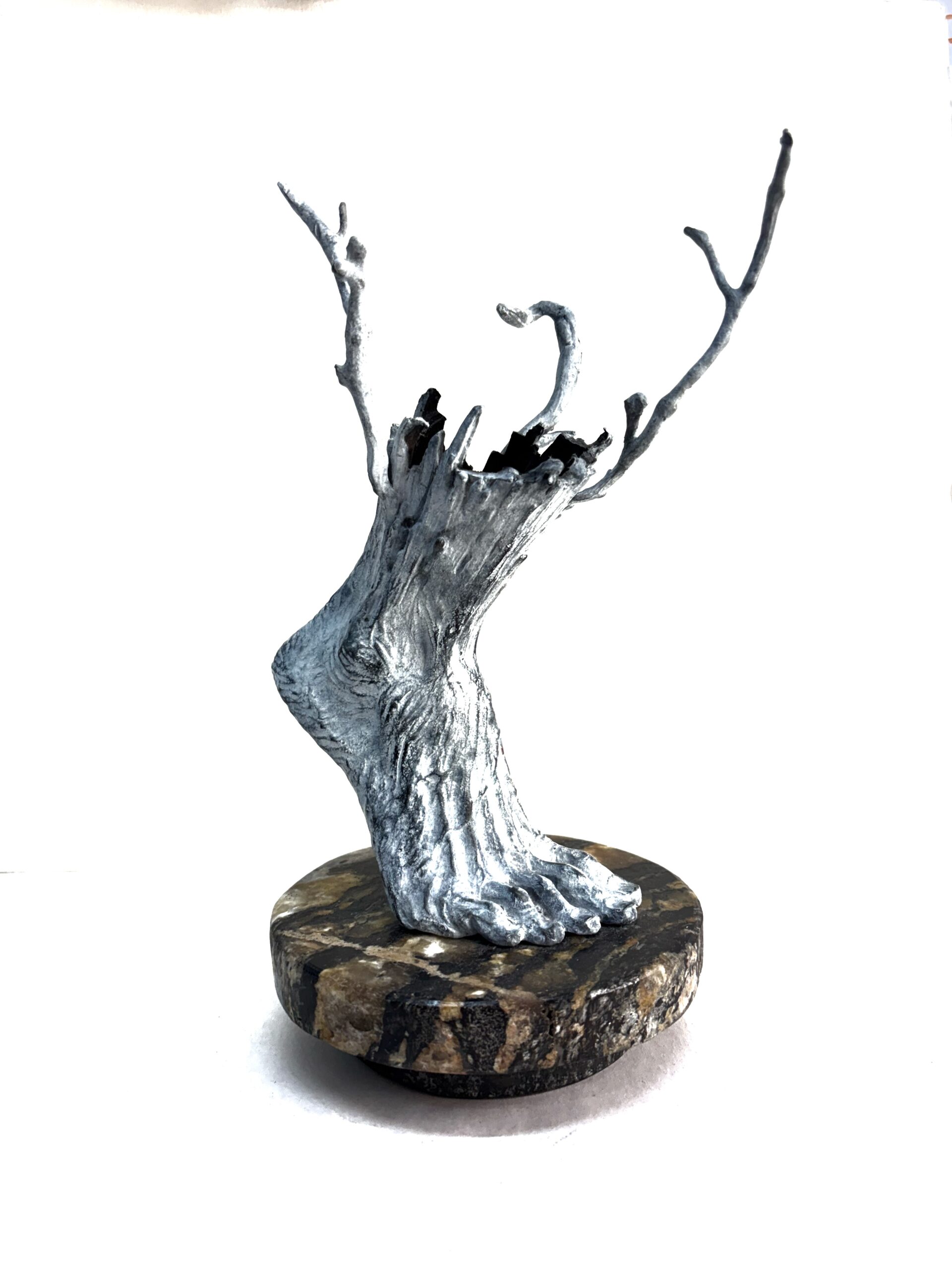 Pie Migrante bronce a la cera perdida 22 x 13 x 07 cm 2025